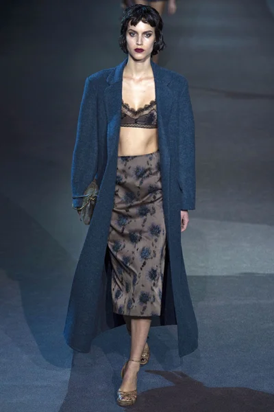 Look 11